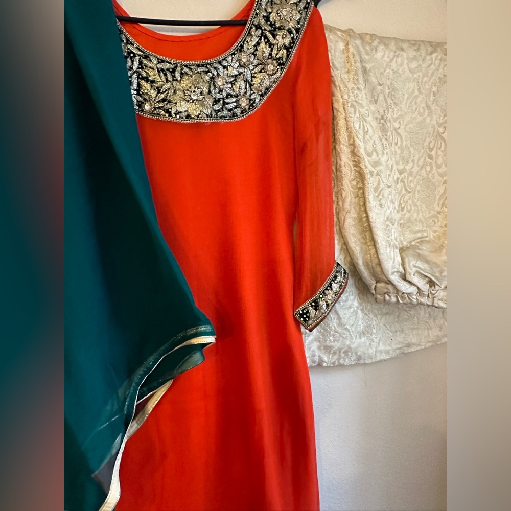 Pakistan Indian designer shalwar kameez dupatta